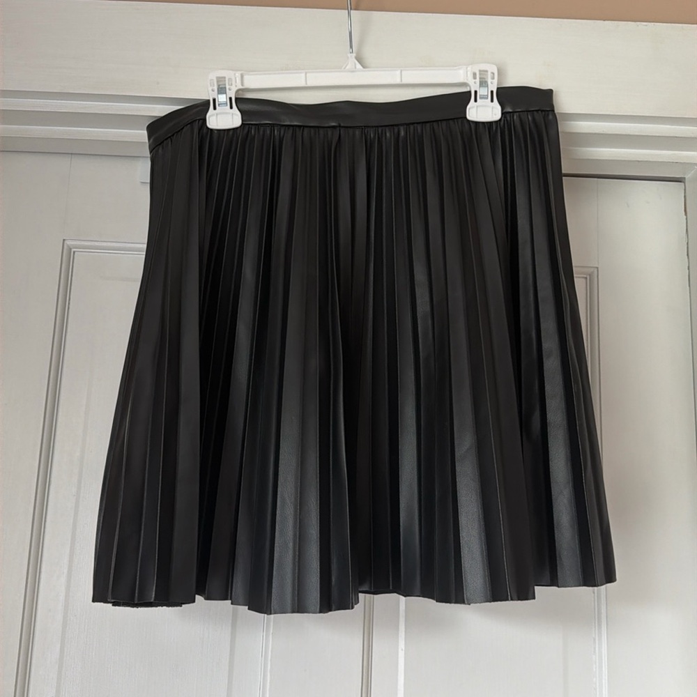 Pleated leather skirt